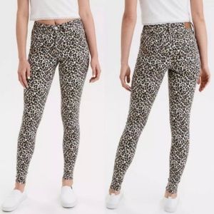 American Eagle Leopard High Rise Jegging, Size 6